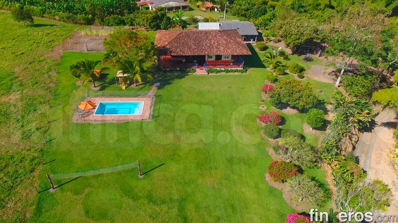 Finca Calarca Azalea - Finca en Calarcá, Quindío